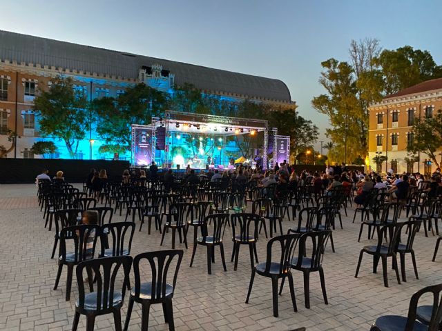 Los murcianos dan la espalda al nuevo equipo socialista en el pregón de la Feria - 2, Foto 2