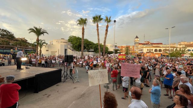 Mazarrón sale a la calle para reclamar la apertura de urgencias 24h todo el año en Puerto de Mazarrón - 1, Foto 1