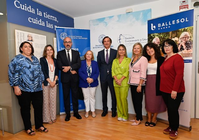 La SEGG y Residencias Ballesol firman un acuerdo para patrocinar el cursoLa Intervención del Trabajo Social con personas mayores desde otras miradas - 2, Foto 2