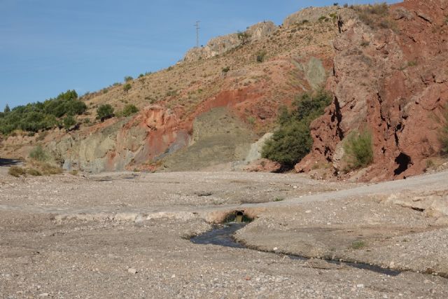 13 años arrojando aguas fecales sin depurar al río Vélez y al Pantano de Puentes cuyas aguas después se utilizan para regar y para la ganadería - 4, Foto 4