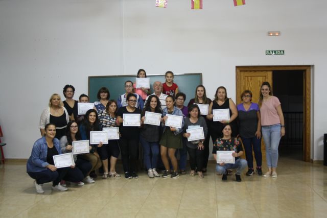Clausura del curso de lengua de signos en Benizar - 1, Foto 1