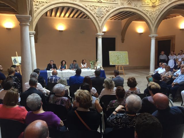 El Alcalde de Lorca presenta el libro Palabras que cruzan el mar. Historias breves de inmigrantes murcianos en Córdoba, recopilado por el Centro Murciano de la ciudad argentina de Córdoba - 2, Foto 2