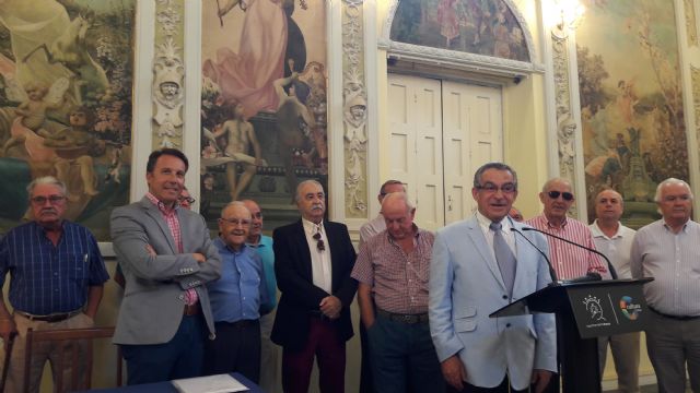 Lorquinos y visitantes podrán disfrutar del Casino Artístico y Literario gracias a la firma de un convenio entre el Ayuntamiento y la Sociedad Casino de Lorca - 1, Foto 1