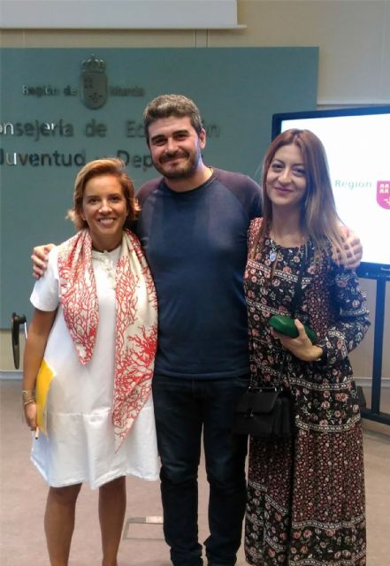 Dos profesores del colegio Divino Maestro, nominados a mejor docente en los premios nacionales Educa Abanca - 1, Foto 1