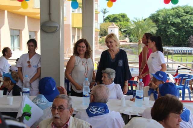 Un centenar de personas mayores participan en las II Olimpiadas del Mar Menor - 1, Foto 1