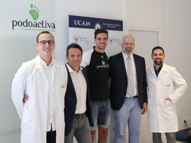 Los futbolistas del UCAM Murcia pisan firme con Podoactiva - 1, Foto 1
