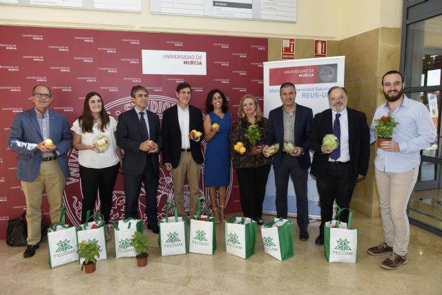 Doscientos estudiantes de la UMU acuden a donar su sangre para contribuir al reto del Día de las Universidades Saludables - 2, Foto 2