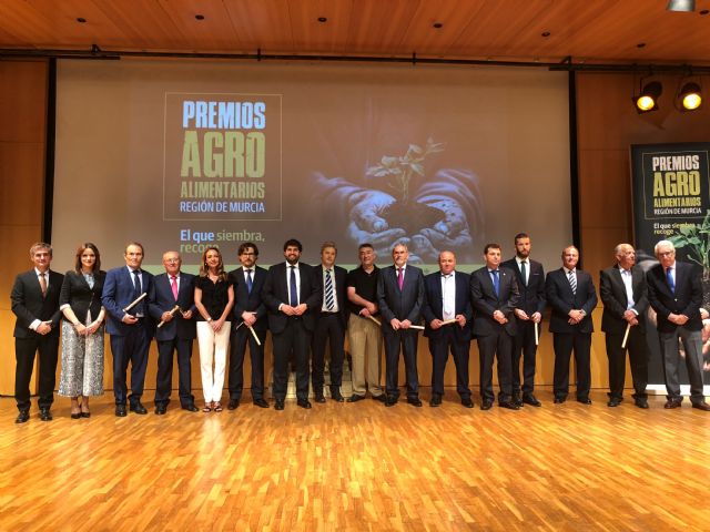 López Miras asiste a los II Premios AGRO que organiza el diario La Verdad - 1, Foto 1