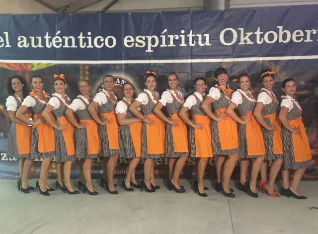 El Alcalde José Miguel Luengo abrió el primer barril del Oktoberfest San Javier 2019 - 3, Foto 3