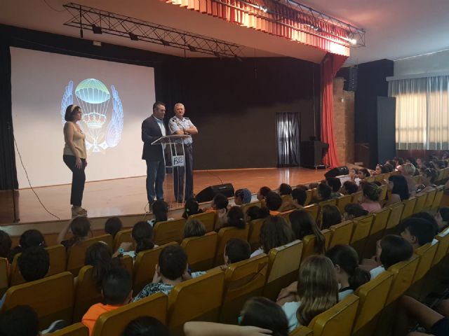 600 alumnos de Alcantarilla participan en la IV muestra '12 de Octubre, la Fiesta de mi País' - 1, Foto 1