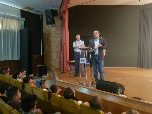 600 alumnos de Alcantarilla participan en la IV muestra '12 de Octubre, la Fiesta de mi País' - 3, Foto 3