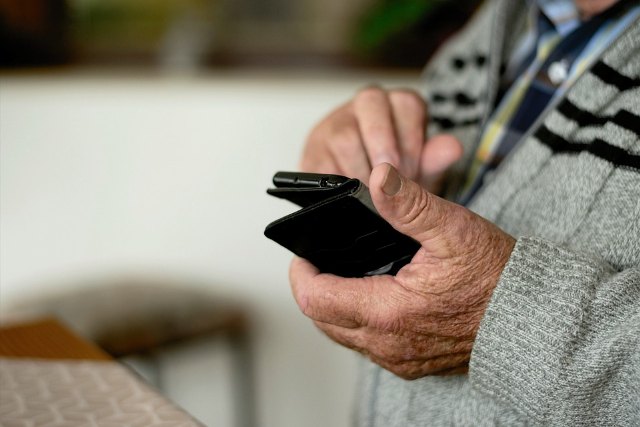 AFAMMER imparte en el hogar del pensionista un taller de nuevas tecnologías para mayores de 55 años - 1, Foto 1
