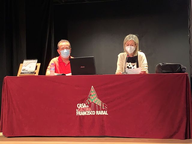 Velasco presenta en Águilas el libro Corsarismo, piratería y guerra costera en el sureste español - 1, Foto 1