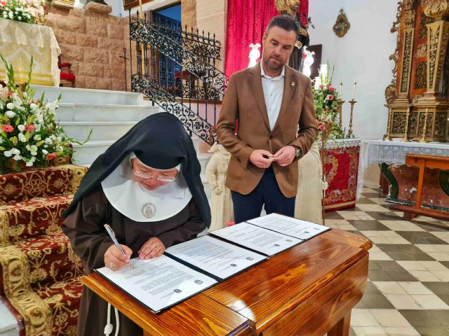 La fachada del convento de las Claras de Caravaca recupera las esculturas de San Francisco y Santa Clara de Asís como culminación a su restauración - 3, Foto 3