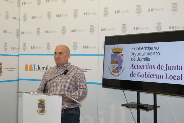 La JGL inicia el procedimiento para imponer penalidades a la empresa que gestiona las piscinas municipales - 1, Foto 1