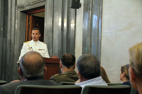La Federación sevillanas de casas regionales y provinciales otorga a la (U.M.E.) el premio del “Aldabón de Sevilla” - 2, Foto 2