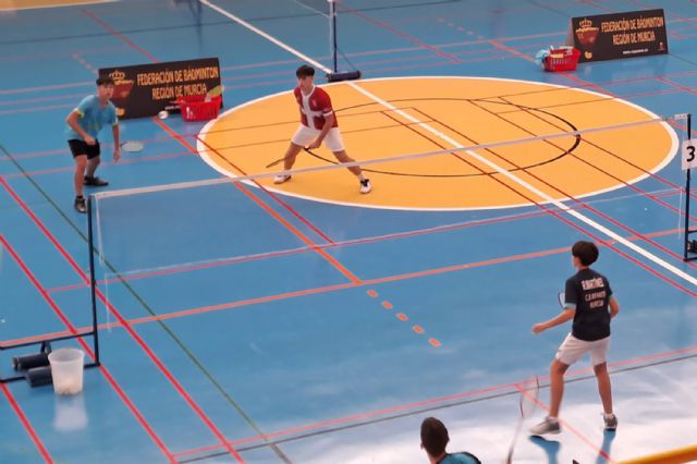 El Bádminton Las Torres triunfa en el campeonato autonómico con 18 medallas - 2, Foto 2