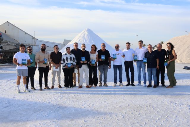 La Escuela de Fútbol Base de San Pedro del Pinatar presenta sus nuevas equipaciones - 1, Foto 1