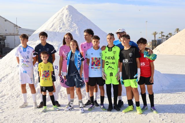 La Escuela de Fútbol Base de San Pedro del Pinatar presenta sus nuevas equipaciones - 2, Foto 2