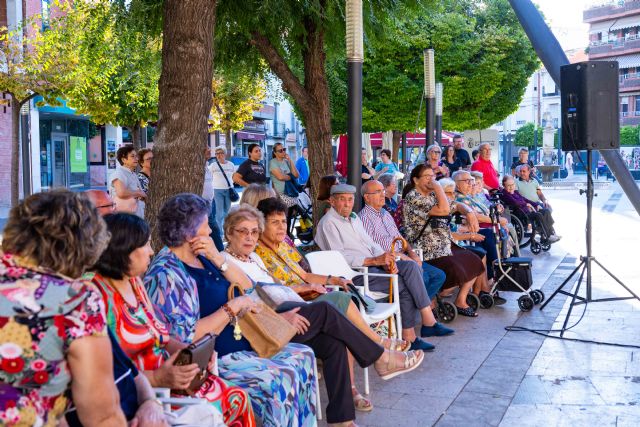 Calasparra celebró el Día Internacional de las Personas Mayores con la lectura de un manifiesto, música y compromiso - 5, Foto 5