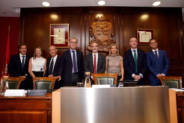 La Escuela de Pr�ctica Jur�dica de Murcia entrega de diplomas a la nueva promoci�n del M�ster en Abogac�a y Procura, Foto 3