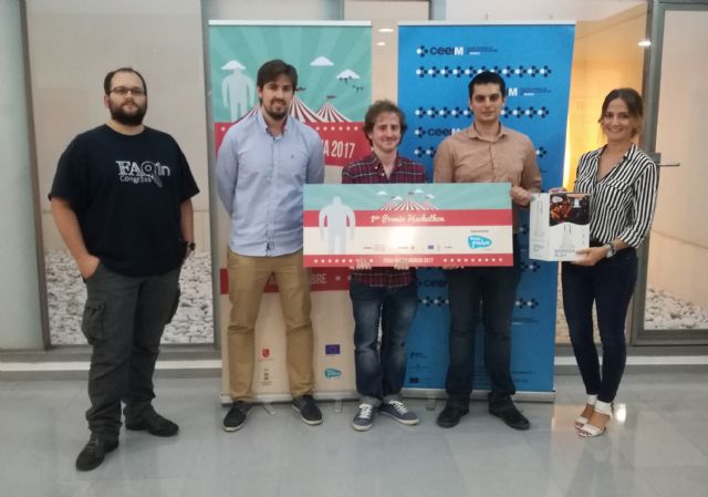 Un sistema para escuchar la música del móvil en varios altavoces usando bluetooth 5.0 gana el 'hackathon' del encuentro regional de makers - 1, Foto 1