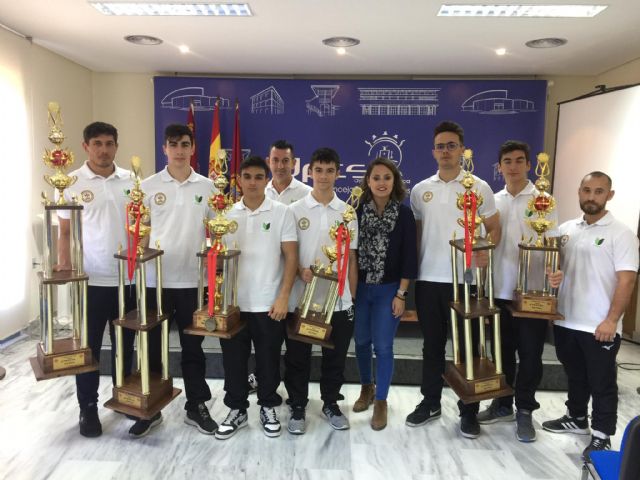 La concejala de Deportes, Irene Jódar, recibe a los lorquinos que han triunfado en el campeonato del Mundo de Karate WKB que se ha celebrado en Chile - 1, Foto 1
