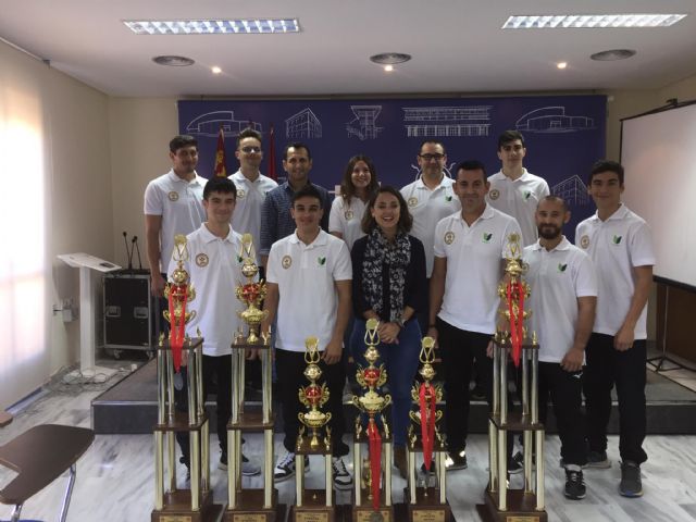 La concejala de Deportes, Irene Jódar, recibe a los lorquinos que han triunfado en el campeonato del Mundo de Karate WKB que se ha celebrado en Chile - 2, Foto 2