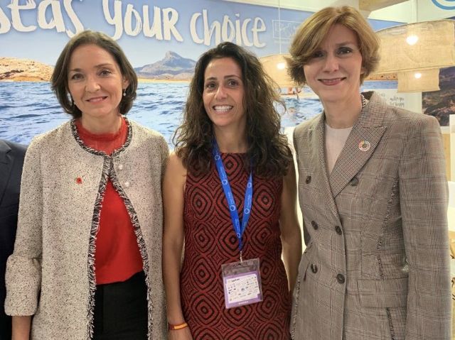 Cristina Sánchez muestra a la ministra de Industria, Comercio y Turismo la oferta turística de la Región en la World Travel Mark de Londres - 1, Foto 1
