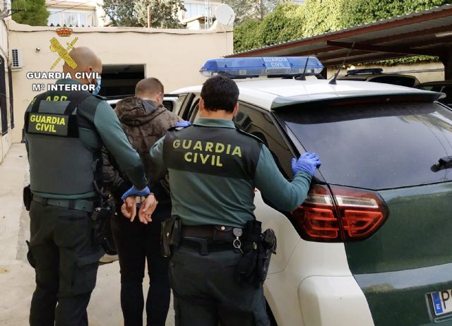 La Guardia Civil detiene a un joven como presunto autor del robo en un edificio - 1, Foto 1