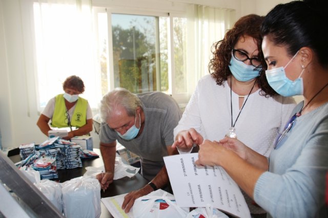 Repartidas cerca de 10.000 mascarillas infantiles en todos los colegios del municipio a travs de la campaña El Ayuntamiento de Alhama te cuida, Foto 1