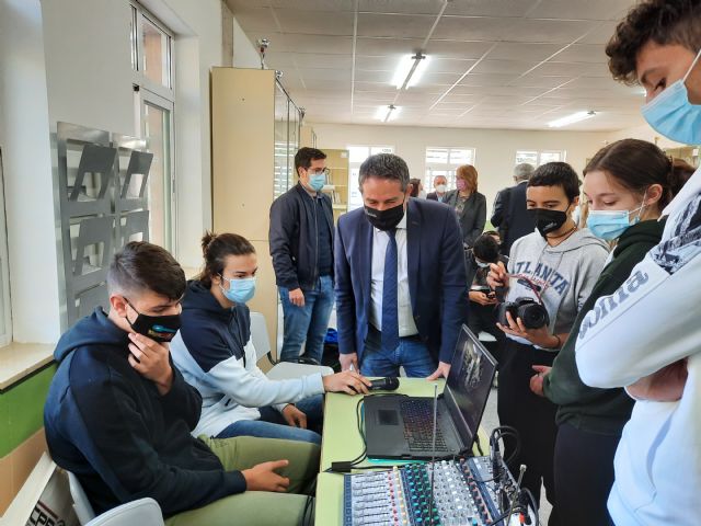 Cinco alumnos del IES Alcántara reciben las becas DGMakers para continuar desarrollando su talento digital - 2, Foto 2