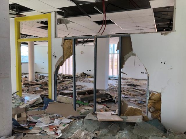 El PSRM afirma que la situación del edificio para el control de la contaminación atmosférica es otro ejemplo de la desprotección ambiental del Gobierno regional - 1, Foto 1