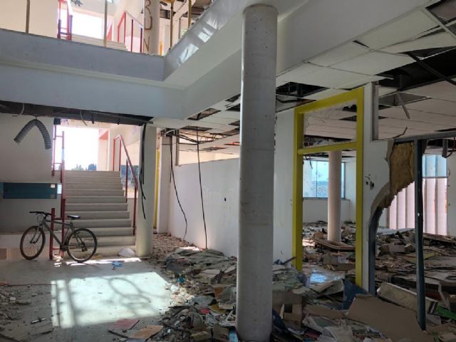 El PSRM afirma que la situación del edificio para el control de la contaminación atmosférica es otro ejemplo de la desprotección ambiental del Gobierno regional - 2, Foto 2