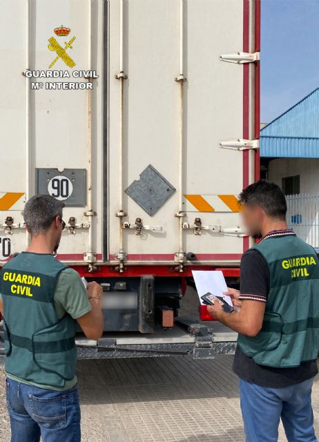 La Guardia Civil desarticula un grupo delictivo dedicado a cometer estafas en el sector del transporte profesional - 1, Foto 1