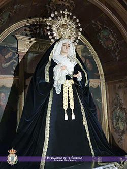 Un año más la Virgen de los Dolores se viste de luto en Alcalá del Río - 1, Foto 1
