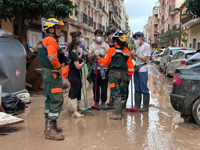 Un contingente con 60 efectivos de las brigadas forestales viaja a la Comunidad Valenciana para relevar a sus compañeros - 2, Foto 2