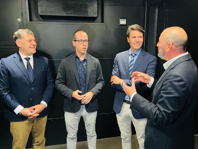 El aula móvil itinerante de la campaña Applícate. Sube, conecta y aprende llega a Molina de Segura para impulsar la formación digital gratuita - 1, Foto 1