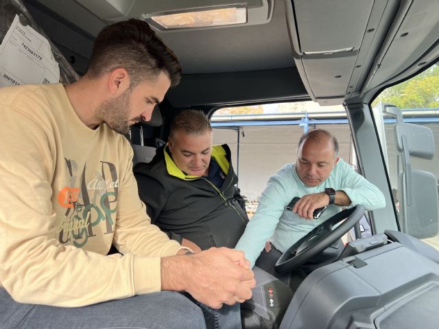 El Ayuntamiento adquiere un nuevo camión polivalente para el arreglo de caminos rurales - 5, Foto 5