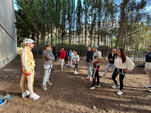 El Ayuntamiento de Blanca instala en el Polideportivo Municipal un rocódromo para promover la actividad física y el turismo - 3, Foto 3