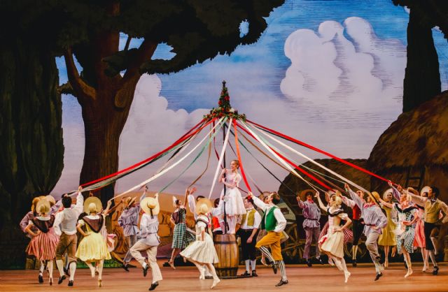 El emblemático ballet La Fille mal gardée del Royal Ballet llega en directo desde Londres a 3 localidades murcianas - 1, Foto 1