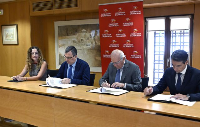 El Ayuntamiento de Murcia y la Fundación CajaMurcia impulsan la inclusión digital de mayores y mujeres con dos convenios de colaboración - 1, Foto 1