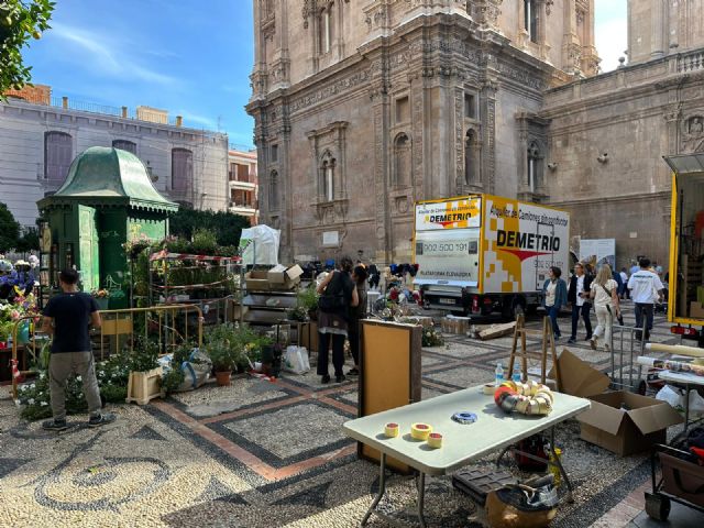 El centro histórico de Murcia se transforma en un plató de cine con el rodaje de la nueva producción de Warner Bros. Pictures - 1, Foto 1