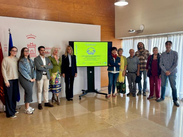 Murcia pone en marcha el proyecto sociocultural 'Abrazando la soledad juntos' - 1, Foto 1