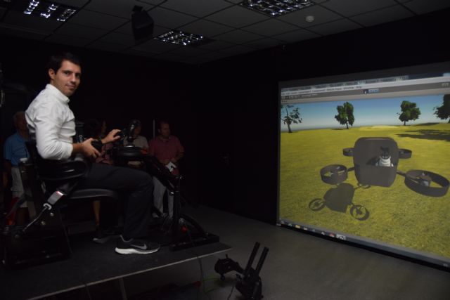 Alumno de la UPCT simula en realidad virtual vuelos en cuadricóptero sobre el campo de golf de La Manga - 2, Foto 2