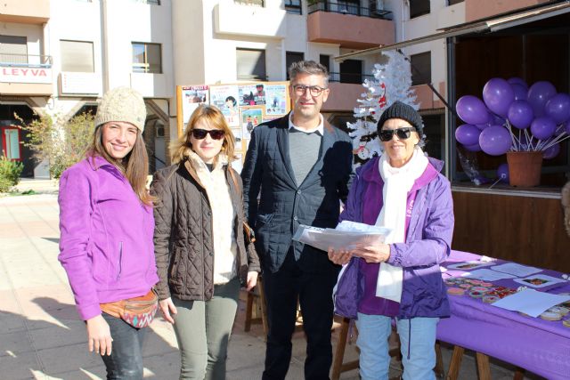 Casi una veintena de asociaciones de Alhama celebran el Da del Voluntariado, Foto 1