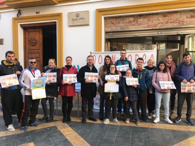 La Asociación Down Lorca pone a la venta más de 3.000 calendarios solidarios - 1, Foto 1