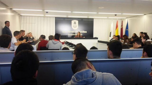 Los escolares del centro de FP 'La Salceda' conocen el Ayuntamiento - 2, Foto 2