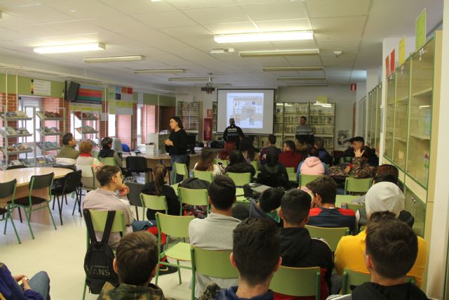 La Comunidad Autónoma subvencionará acciones destinadas a prevenir el absentismo escolar en Puerto Lumbreras - 2, Foto 2