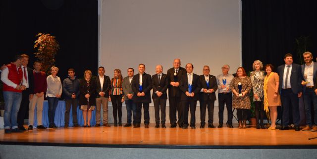 Francisco J. Jiménez, Grupo Fuentes, los IES Salvador Sandoval y La Florida, y los arqueros Mónica Puche y Damián Ordóñez, distinguidos como 'Torreños del Año' - 3, Foto 3